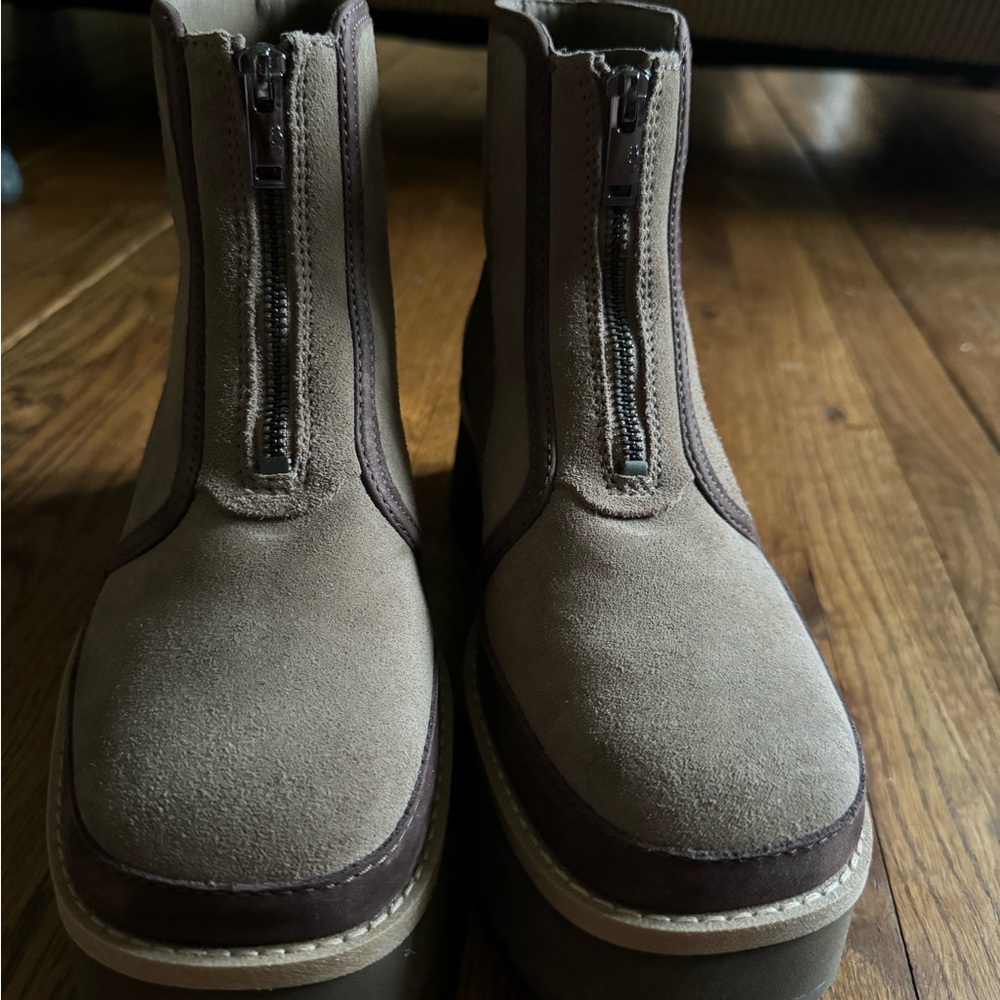 UGG Women's Tan and Brown Boots